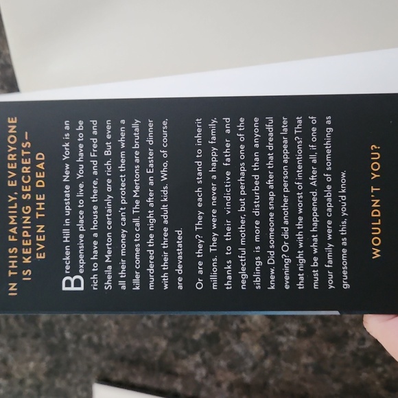 📚3/$20 not a happy family by Shari lapena - Picture 4 of 4